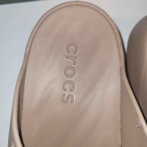 Crocs Platform Latte Flip Flops. Size 7 Soft and Comfy - Picture 7 of 8